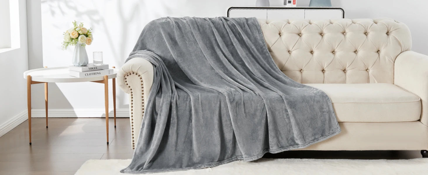 BEDELITE Fleece Blanket Black Throw Blankets for Couch & Bed, Luxury Plush Cozy Fuzzy Blanket 50x60 inches, Super Soft Warm Lightweight Throw Blanket for Travel Camping The Home Essentials