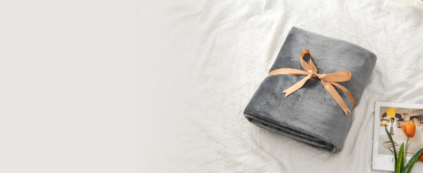 BEDELITE Fleece Blanket Black Throw Blankets for Couch & Bed, Luxury Plush Cozy Fuzzy Blanket 50x60 inches, Super Soft Warm Lightweight Throw Blanket for Travel Camping The Home Essentials