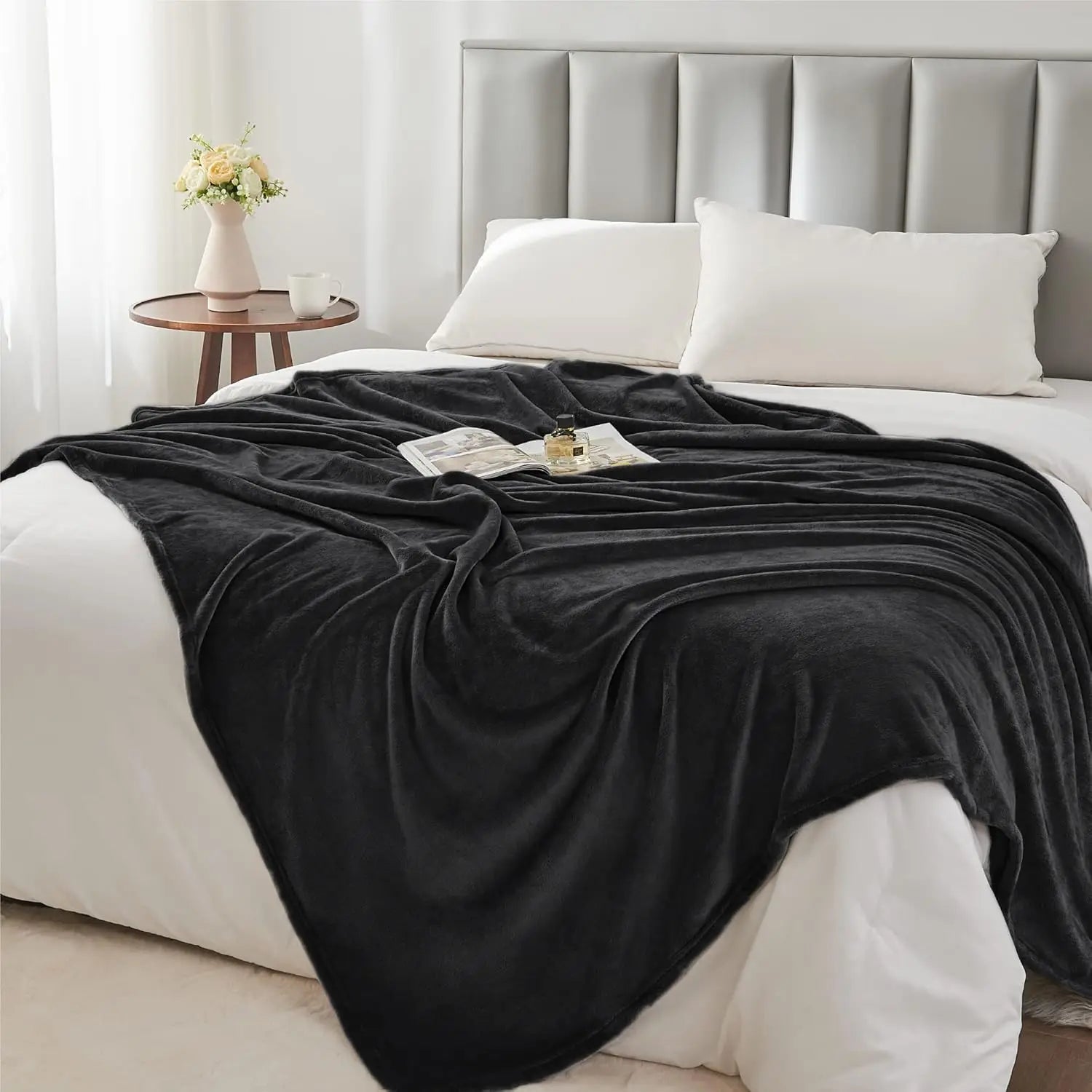 BEDELITE Fleece Blanket Black Throw Blankets for Couch & Bed, Luxury Plush Cozy Fuzzy Blanket 50x60 inches, Super Soft Warm Lightweight Throw Blanket for Travel Camping The Home Essentials