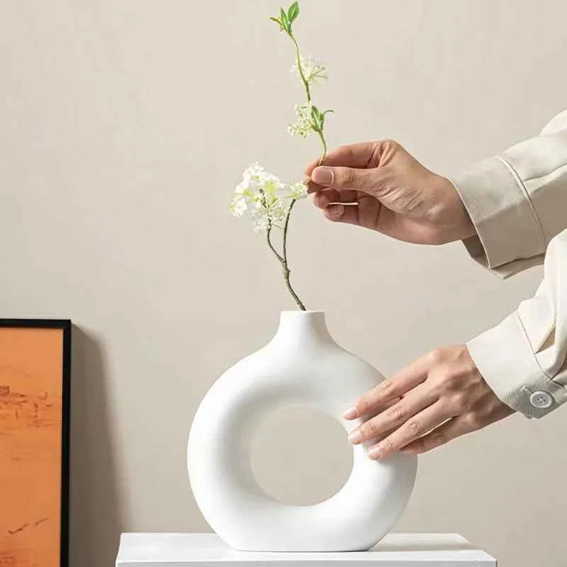 Flat Minimalist Simple Vase Donut Shape Single Flower Pot Home Wedding Decoratio Hollow Ornaments Circle Flower Arrangement Vase